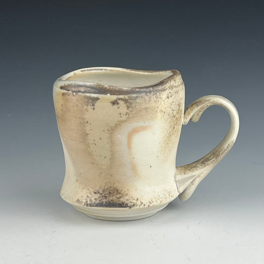 Mug with pearl accents