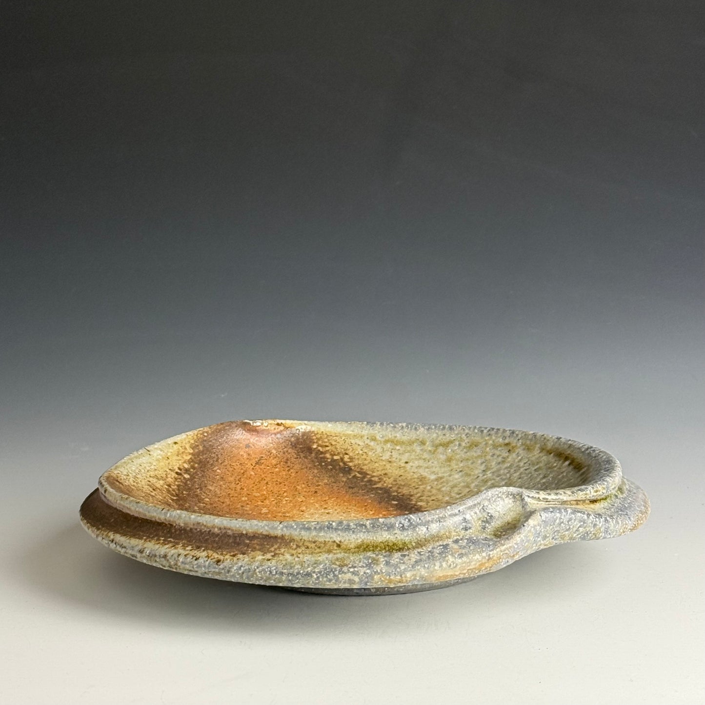 Undulating bowl